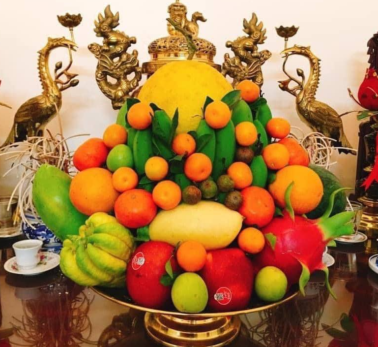 Nên bày trí mâm ngũ quả trước hay sau Bát Hương